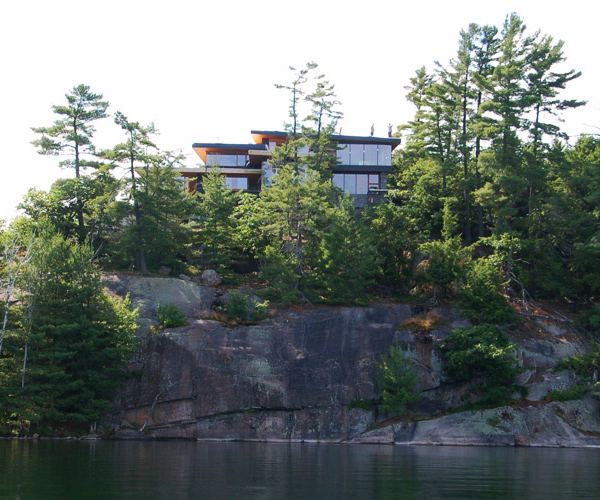 Ontario Eco House Operates Off the Grid