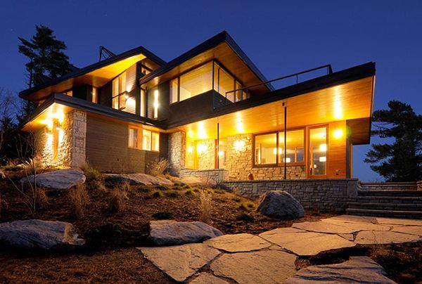 Ontario Eco House Operates Off the Grid