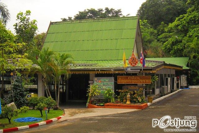 บรรยากาศภายในวัดพระบาทน้ำพุ จังหวัดลพบุรี