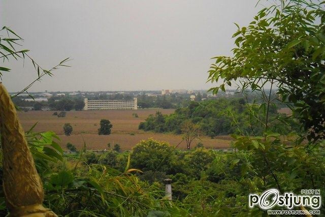 บรรยากาศภายในวัดพระบาทน้ำพุ จังหวัดลพบุรี