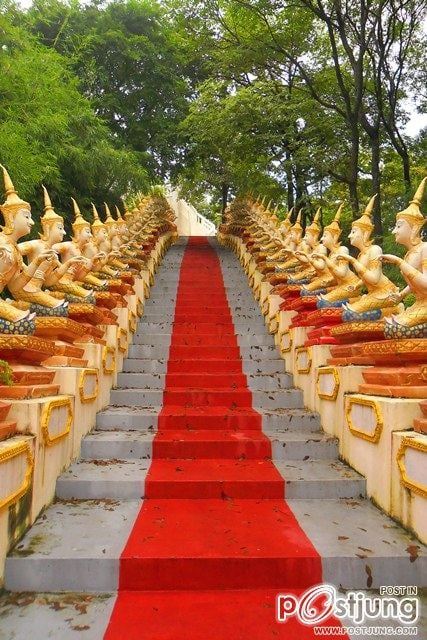 บรรยากาศภายในวัดพระบาทน้ำพุ จังหวัดลพบุรี