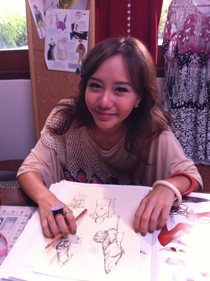 เต้ย-จรินทร์พร เบี้องหลัง Mv. ชอบที่เธอยิ้มมา