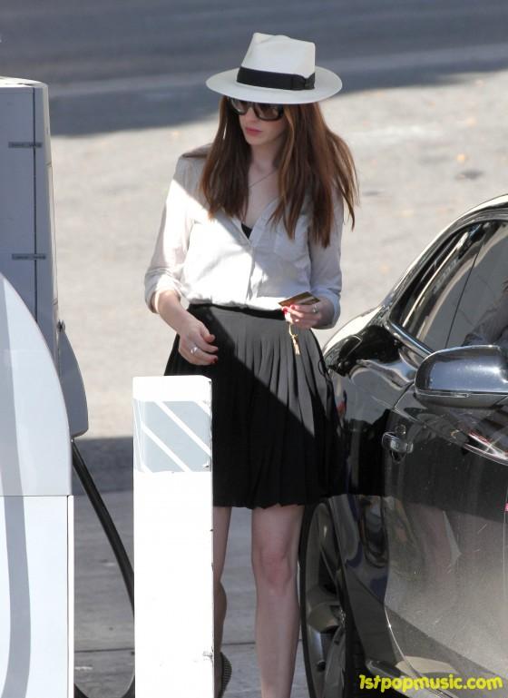 Anne Hathaway ขาวใสวิ้งๆ ใน Hollywood!