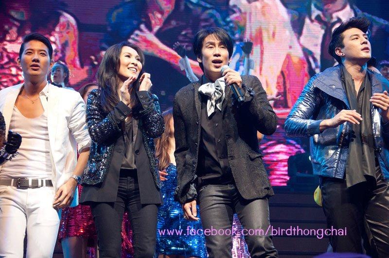 เบิร์ด ธงไชย @ คอนเสิร์ต ซุป'ตาร์ ON STAGE 17 ปี โพลีพลัส