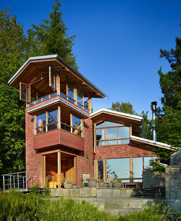 Lakefront Cottage Design Idea: observation loft