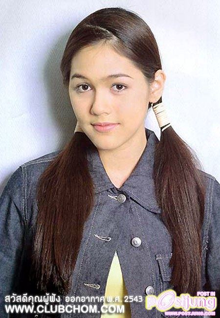 สวยงามไปกับ"ชมพู่ อารยา"ในตำเเหน่ง"ผู้ทรงอิทธิพลหญิงเเห่งปี"!!