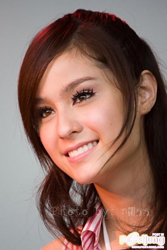 1. ขวัญ อุษามณี