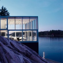 Glass Cube House – Canadian Lakehouse