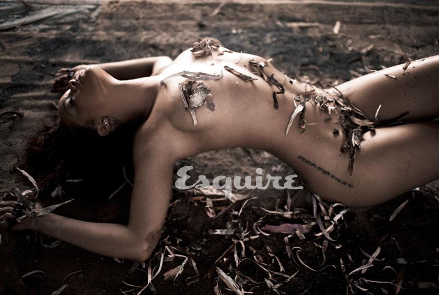 Rihanna : The 2011 Sexiest woman alive on Esquire Nov.2011