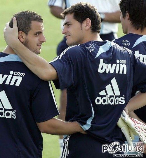 สุดหล่อคาซิยาสก็โดนเพื่อนจับ