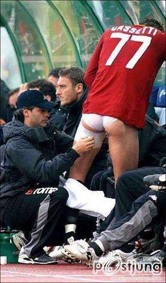 เปลี่ยนกางเกงในสนามอ่ะ ทีมชาติอิตาลี