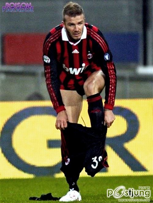 พี่เบ็คชอบเปลี่ยนกางเกงในสนามจังเลย