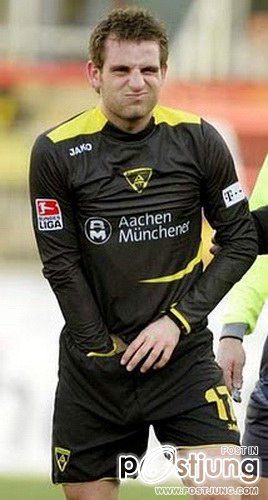 เสียวๆ หวิวๆ ไปกับฟุตบอล ดึงกันจนโผล่อีกแล้วนะ