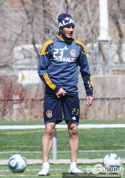 เสียวๆ หวิวๆ ไปกับฟุตบอล ดึงกันจนโผล่อีกแล้วนะ