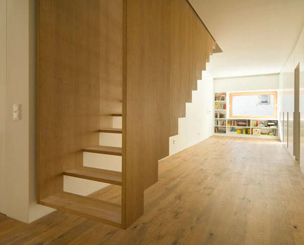 ชอบบันไดลอยแบบนี้อ่ะContemporary Timber House &ndash; German City Home