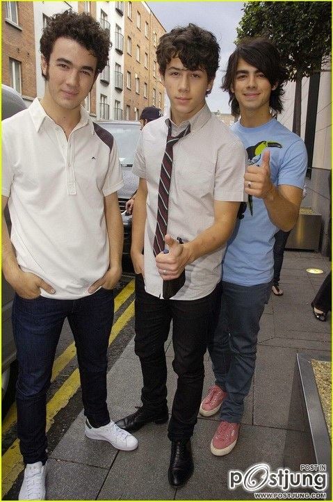 Jonas-Brothers 3 พี่น้องสุดยอดดด