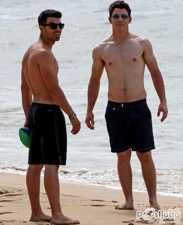 Jonas-Brothers แซ๊บๆเลือกไม่ถูกจิงๆ