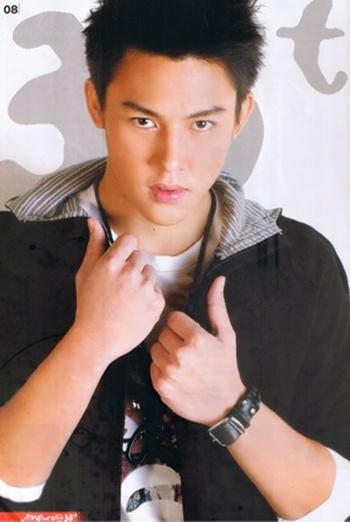 หมาก-ปริญ & มาริโอ้ @ ภาพยนตร์บันเทิง no.1812 October 2011