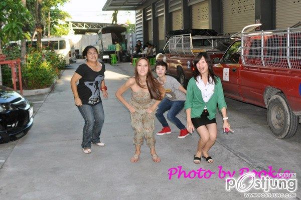 รูปภาพอั้ม พัชราภา เธอทำอะไรนั่นว่าแต่ถึง อั้ม จะโก๊ะแต่ก็น่ารักน่ะเนี่ย