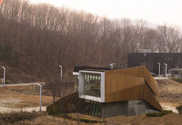 Zen Style Architecture Brings Calm to Korean City