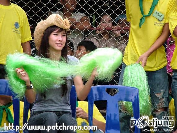 รูปภาพอั้ม พัชราภา ไชยเชื้อ ดารา เปลี่ยนลุคใหม่ในมาด เชียร์ลีดเดอร์ แสนน่ารัก