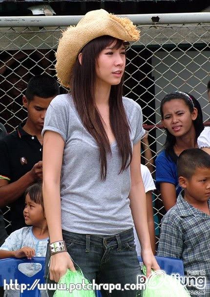 รูปภาพอั้ม พัชราภา ไชยเชื้อ ดารา เปลี่ยนลุคใหม่ในมาด เชียร์ลีดเดอร์ แสนน่ารัก