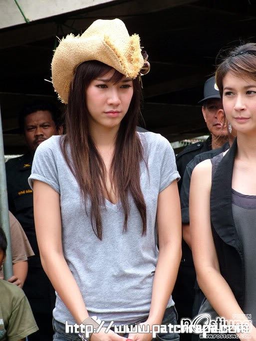 รูปภาพอั้ม พัชราภา ไชยเชื้อ ดารา เปลี่ยนลุคใหม่ในมาด เชียร์ลีดเดอร์ แสนน่ารัก