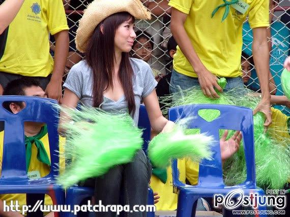 รูปภาพอั้ม พัชราภา ไชยเชื้อ ดารา เปลี่ยนลุคใหม่ในมาด เชียร์ลีดเดอร์ แสนน่ารัก