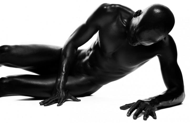 black model ดำมืดสนิท