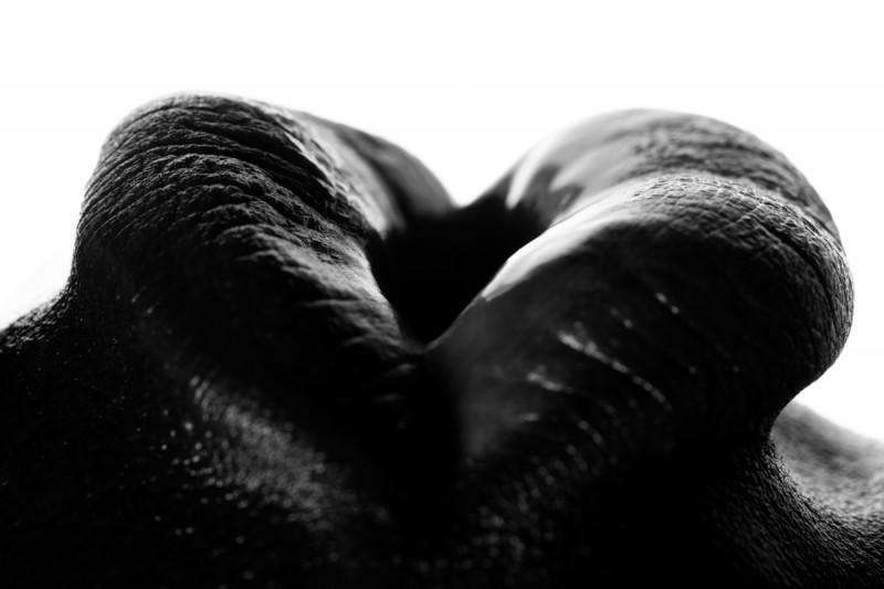 black model ดำมืดสนิท