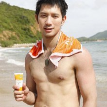 Men Hfash โชว์หล่อกลางหาด