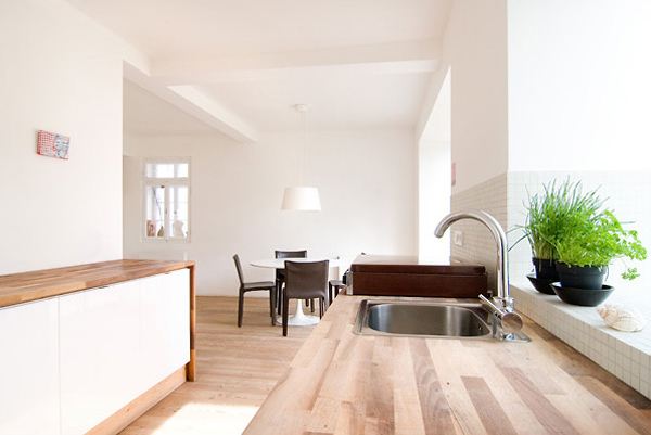 ชอบบันไดGerman Timber Home Gets a Modern Makeover