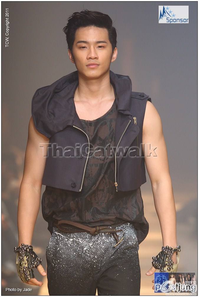 นายแบบหุ่นสุดยอดเลย