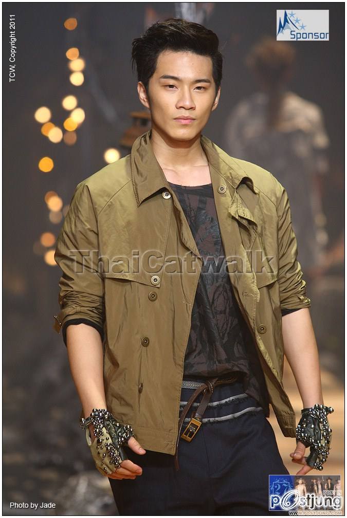 นายแบบหุ่นสุดยอดเลย