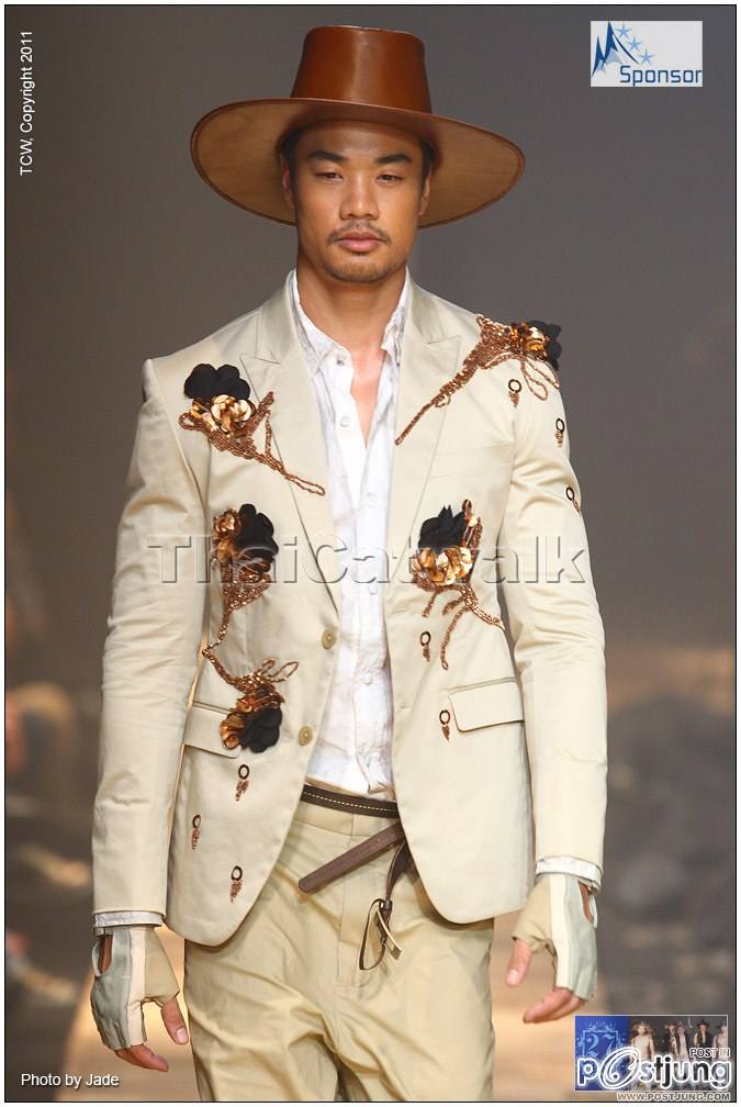 นายแบบหุ่นสุดยอดเลย