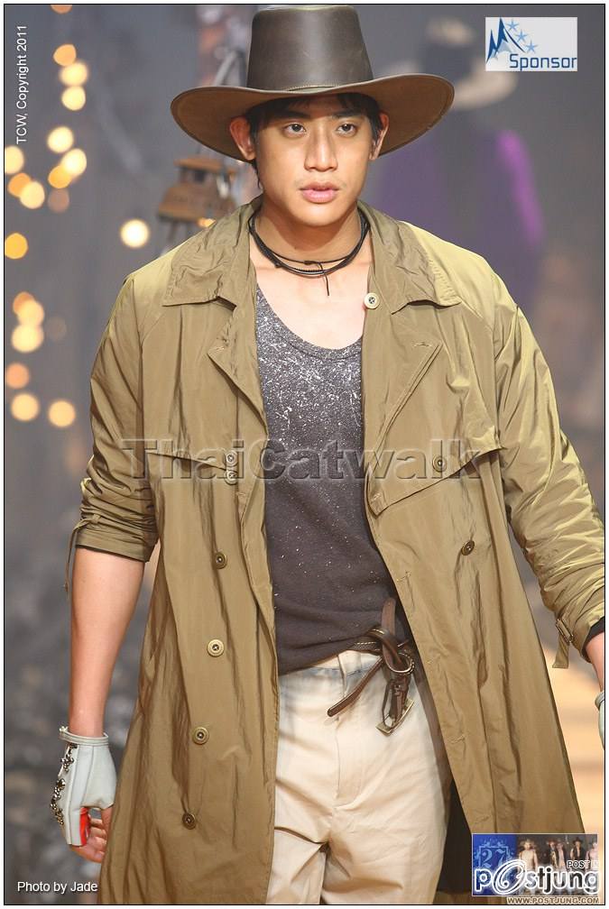 นายแบบหุ่นสุดยอดเลย