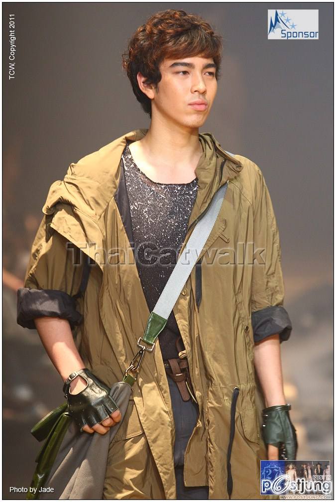 นายแบบหุ่นสุดยอดเลย