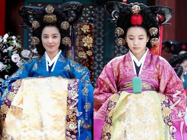 ชุดแต่งตั้งพระสนม