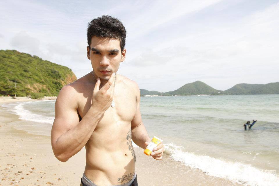 Men Hfash โชว์กลางหาด2