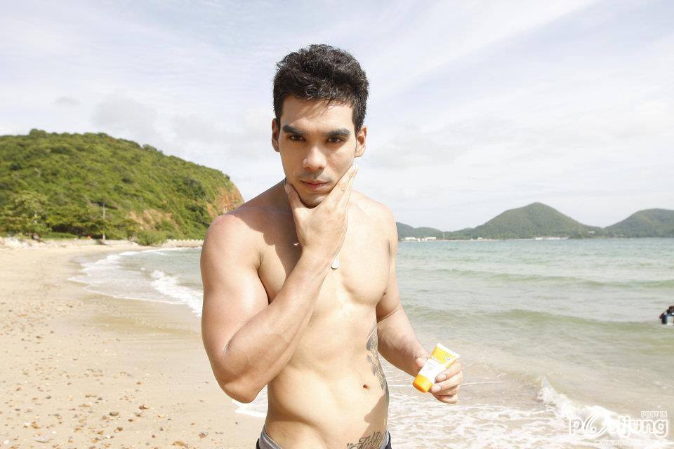 Men Hfash โชว์กลางหาด2