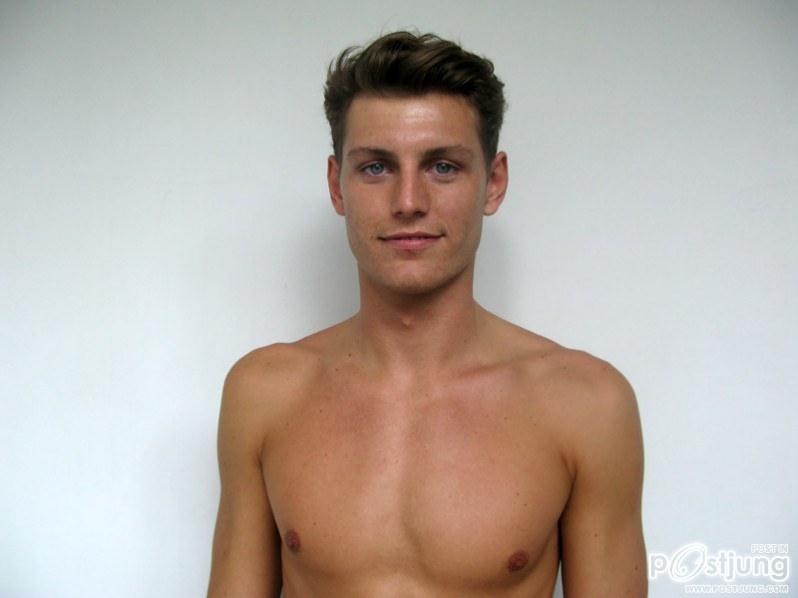 Photoshoot men album 371 : PETER LISSIDINI