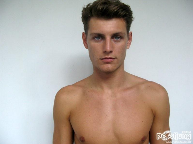 Photoshoot men album 371 : PETER LISSIDINI