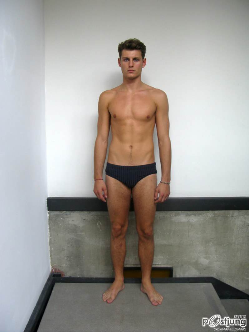 Photoshoot men album 371 : PETER LISSIDINI