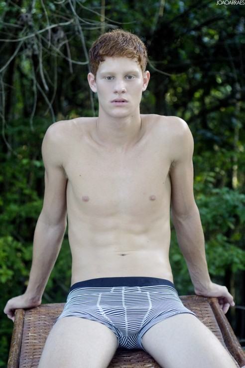 เด็็็็็็กฝรั่งผิวสวย