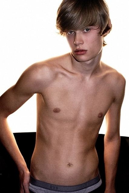 เด็็็็็็กฝรั่งผิวสวย