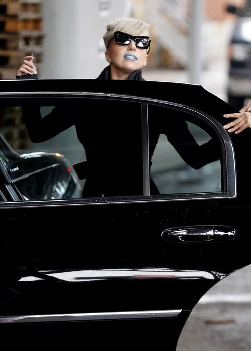 Lady Gaga Marry The Night ภาพ ถ่าย !!