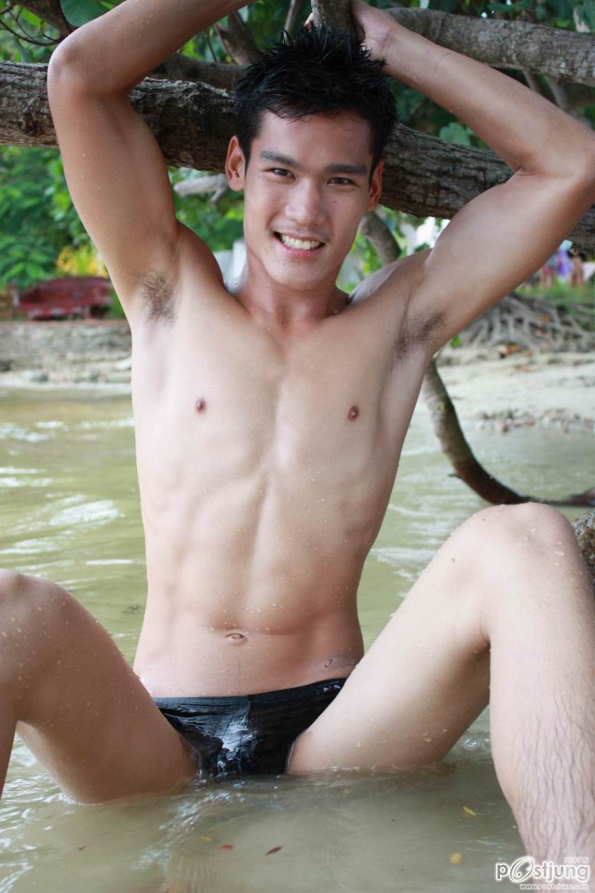 หนุ่มไทยล่ะอ่อนสูงชลูดดดด...