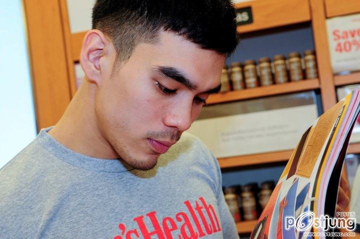 Men Hfash โอเล่ โชว์เดี่ยว