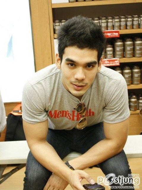 Men Hfash โอเล่ โชว์เดี่ยว