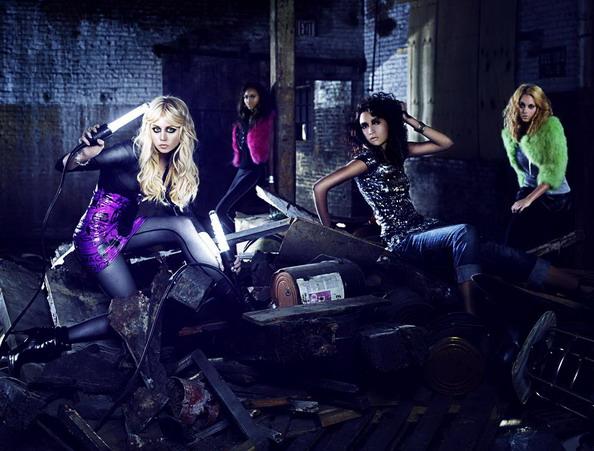 ไฮแฟชั่น สาวแสงไฟนีออน